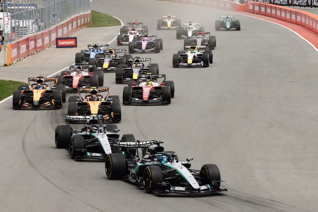 Aksi balap Formula 1 di Sirkuit Gilles Villeneuve, Kanada