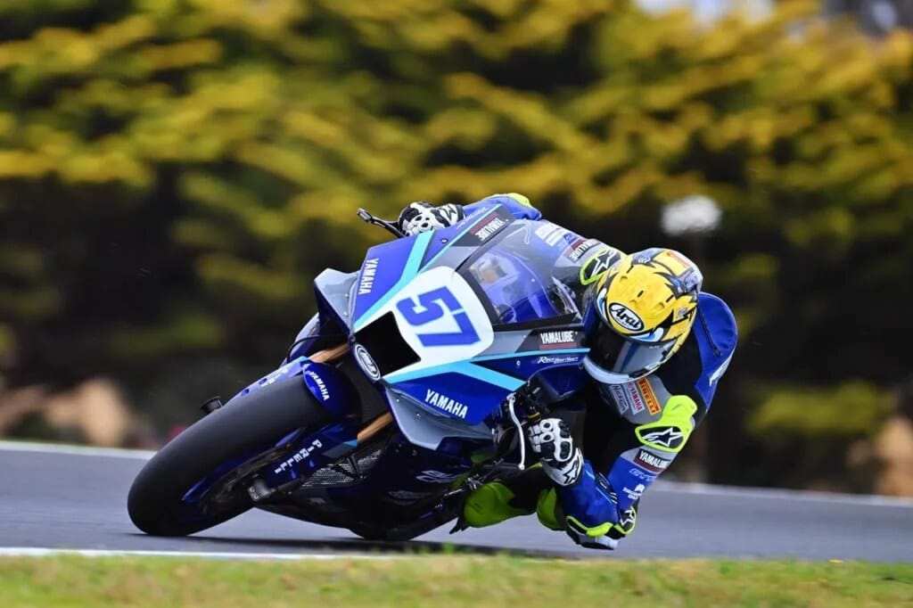 Aldi Satya Mahendra saat beraksi di lintasan balap WorldSSP