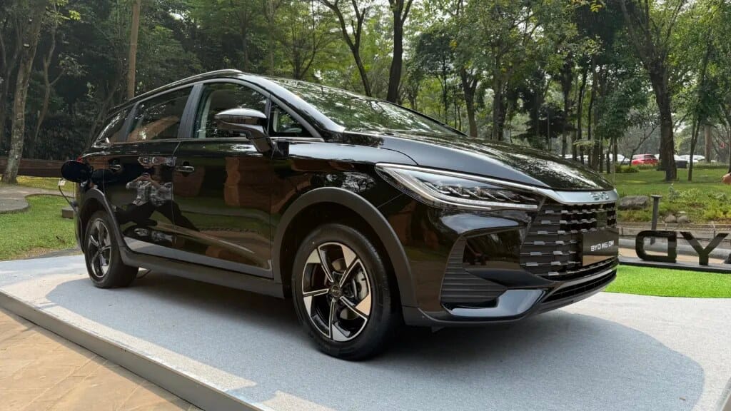 BYD M6 DM Cross