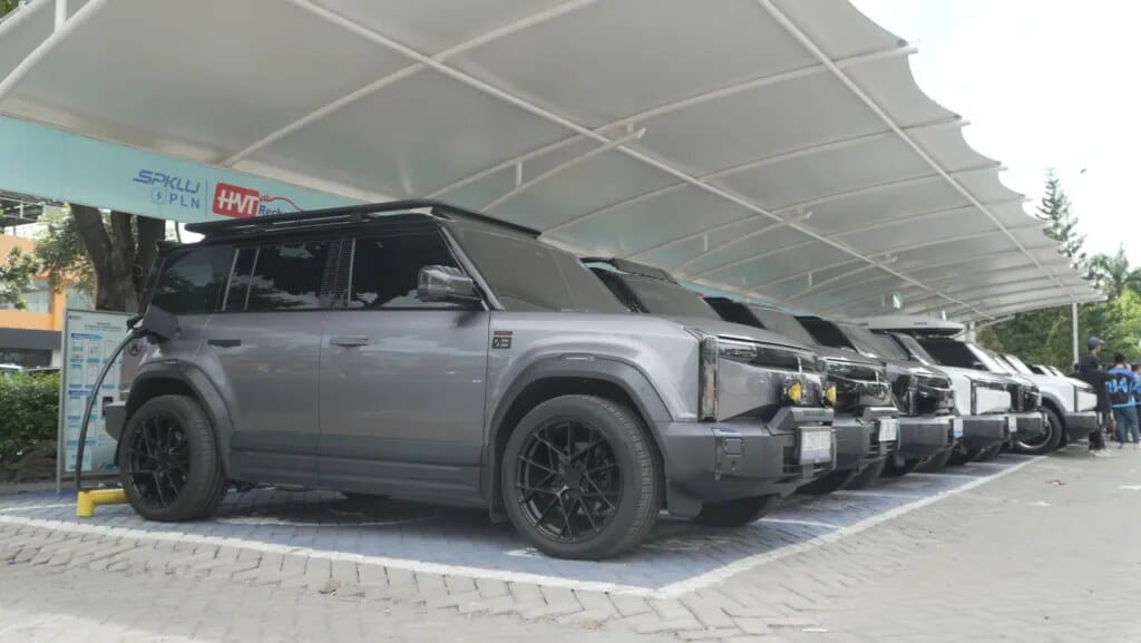 Chery J6 dalam pameran otomotif global
