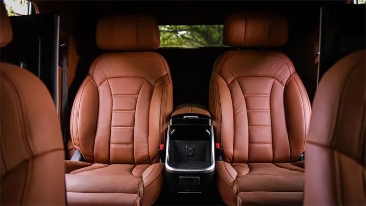 Detail tampilan MV3 Garuda Limousine