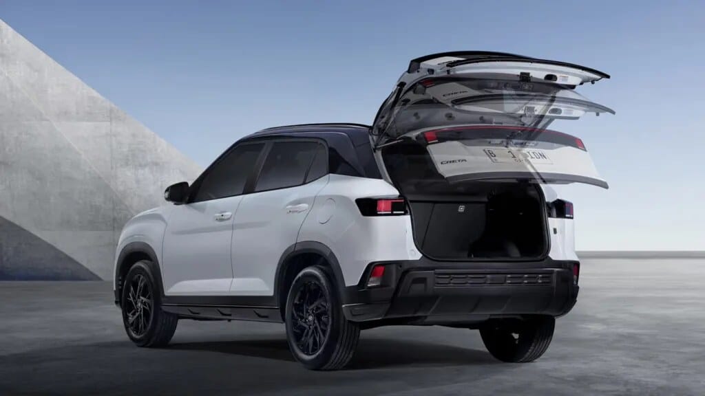 Fitur power tailgate pada New Hyundai Creta memudahkan akses bagasi