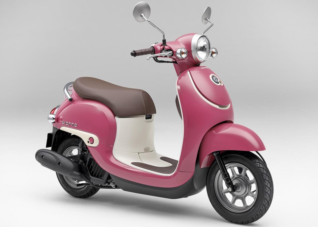 Honda Giorno 2026 edisi spesial Kumamon Version dengan warna Graphite Black