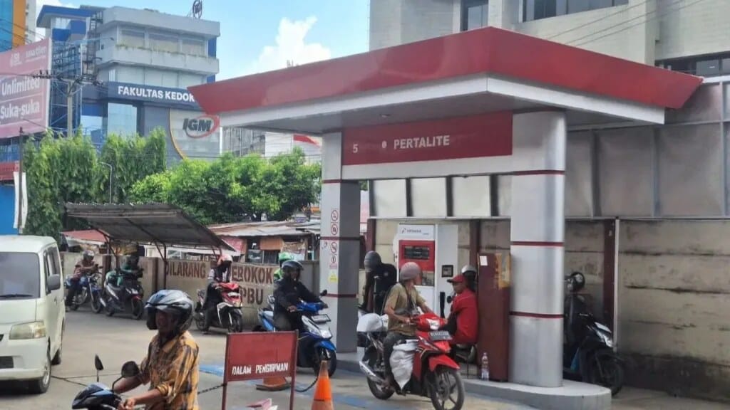 Ilustrasi pengisian BBM Pertamina.