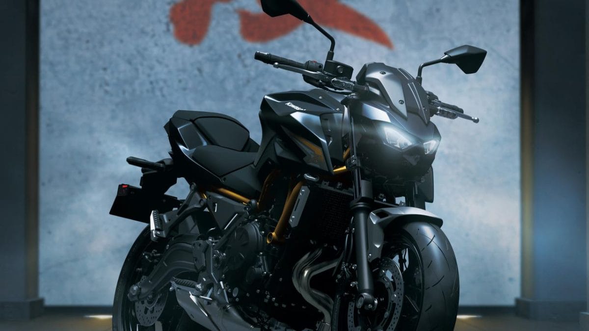 Kawasaki Z650S 2026 tampil dengan desain naked sport agresif warna hitam.