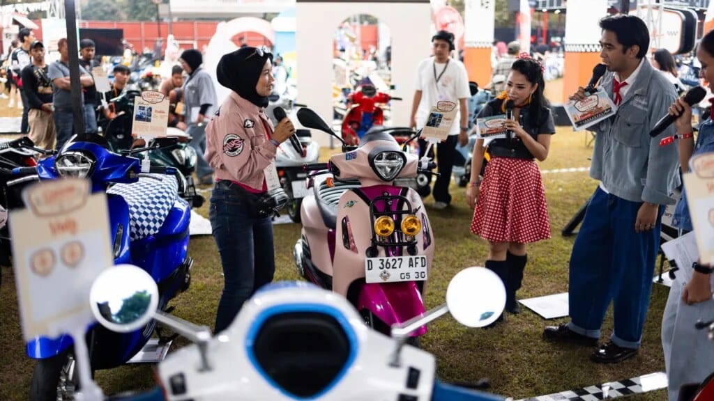 Modifikasi Yamaha Fazzio Hybrid bergaya Mooneyes di ajang Classy Modifest Bandung