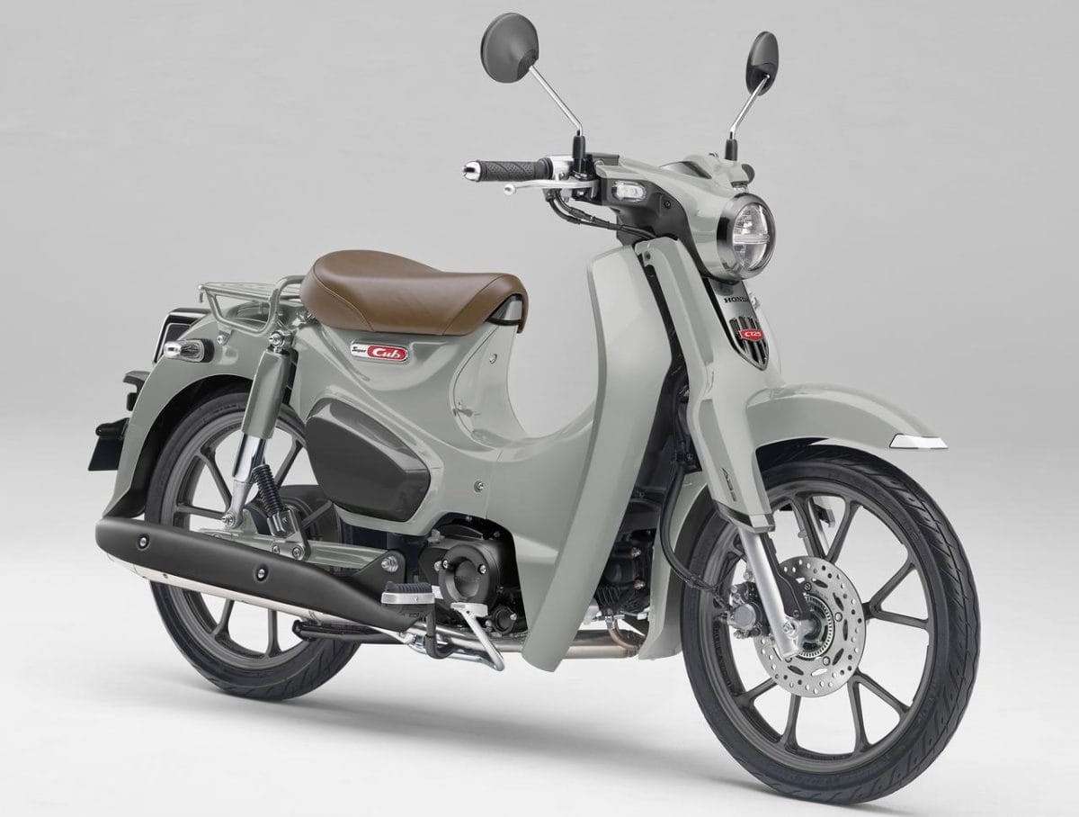 Motor bebek premium Honda Super Cub C125 2026 terbaru