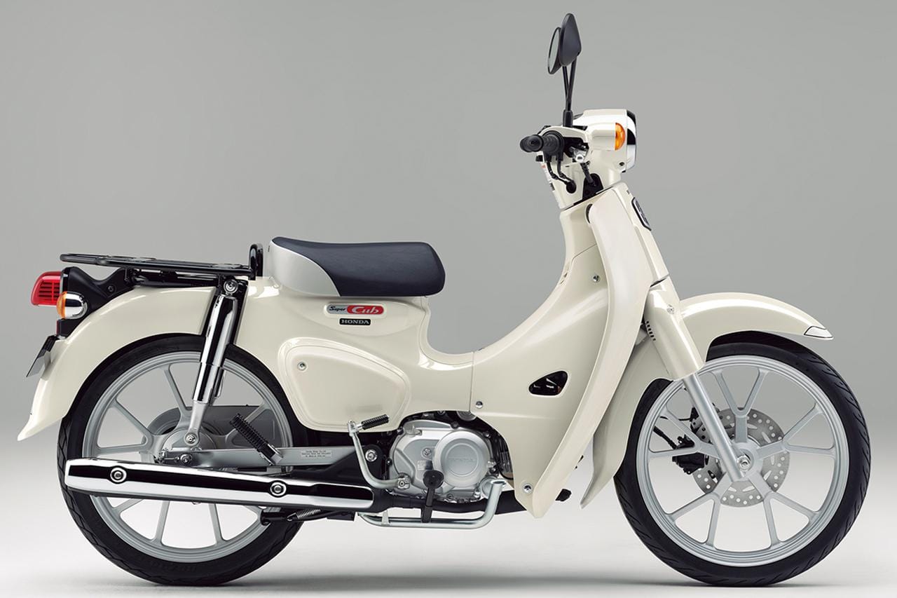 Pilihan warna baru Honda Super Cub 110 2026 termasuk biru, beige, putih, dan hijau