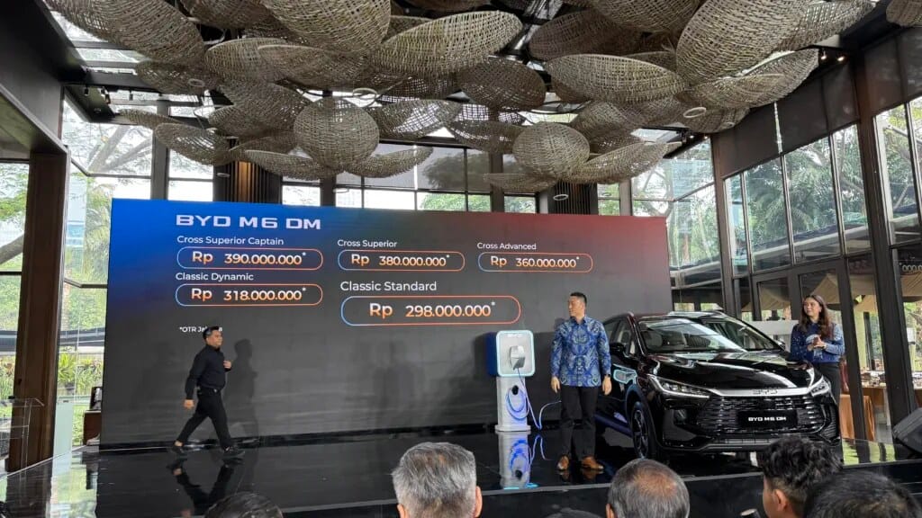 PT BYD Motor Indonesia merilis harga BYD M6 DM