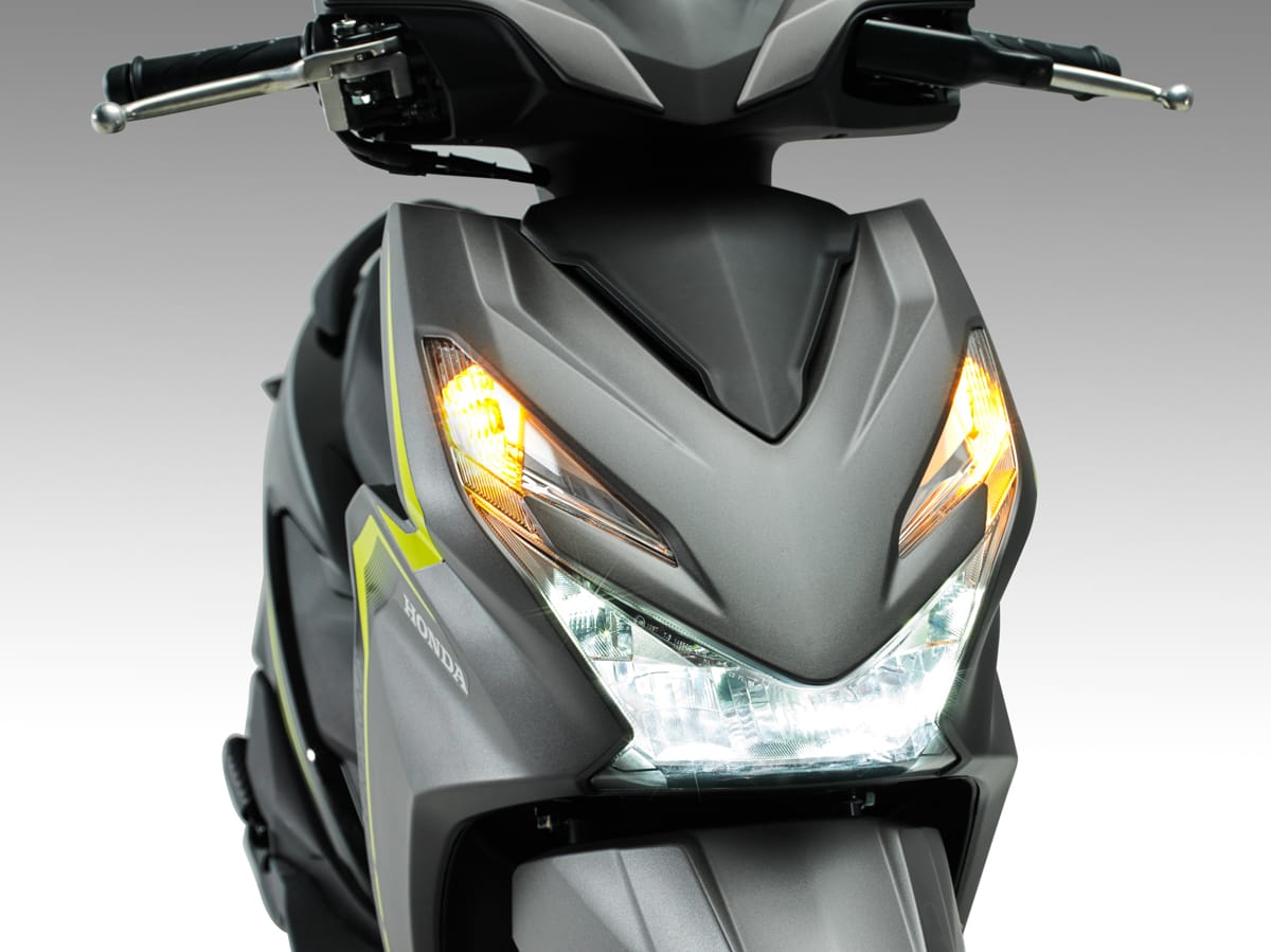 Skutik Honda BeAT 2026 warna putih tampak depan samping