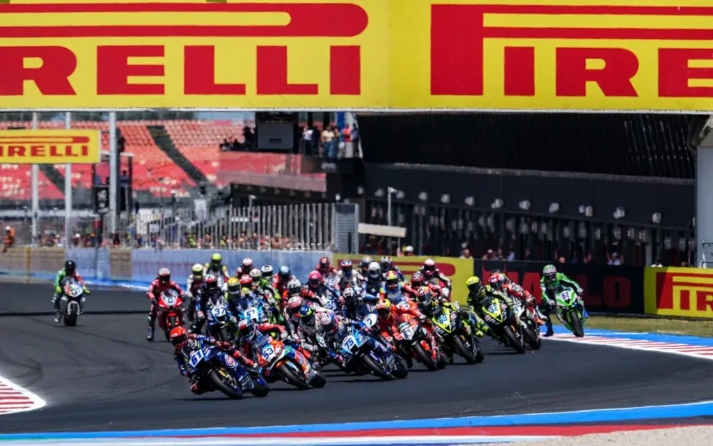 Suasana balapan WorldSSP di Emilia-Romagna Italia