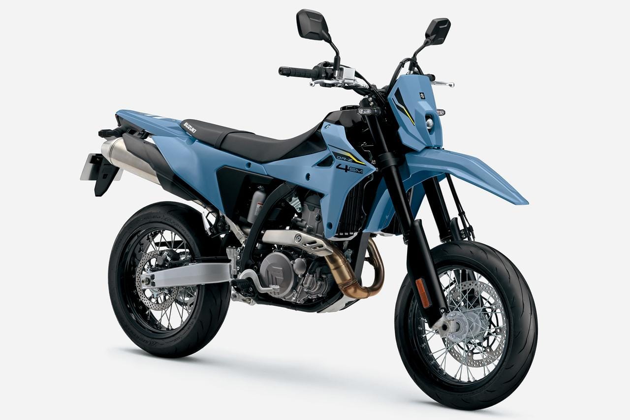 Tangki bahan bakar dan desain jok Suzuki DR-Z4SM 2026