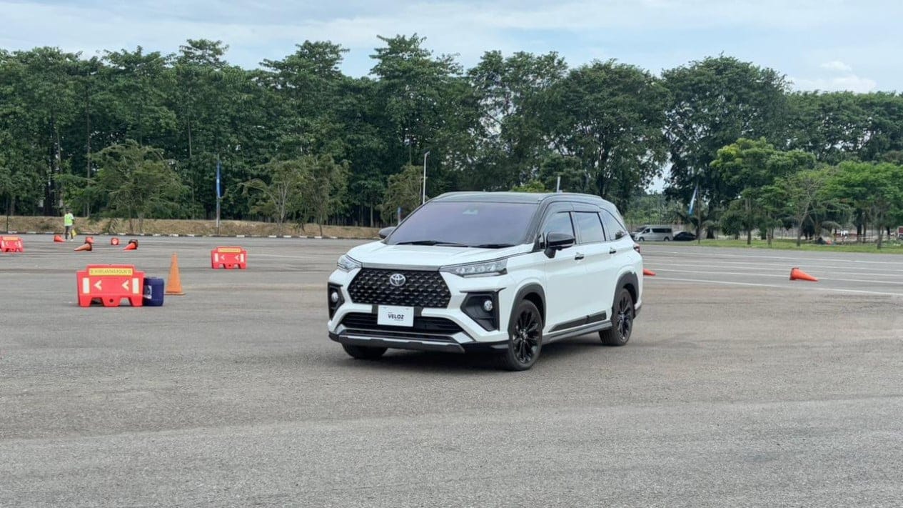 Toyota Veloz Hybrid EV kala ekspedisi Lintas Nusa 2.0 jelajah Sulawesi