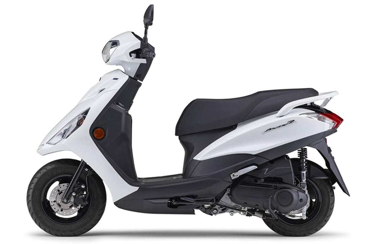 Yamaha Axis Z 2026 skutik mungil dengan bagasi luas untuk harian